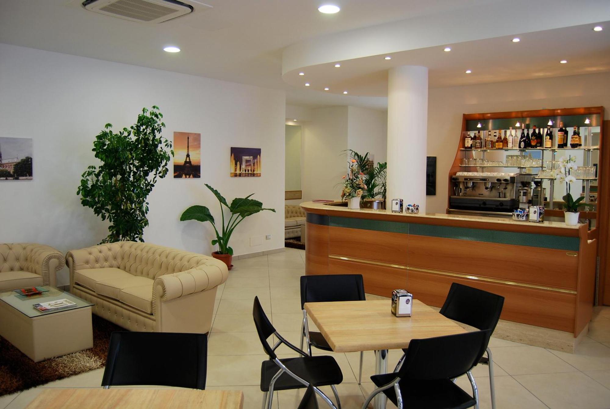 Hotel Europa Nereto Экстерьер фото