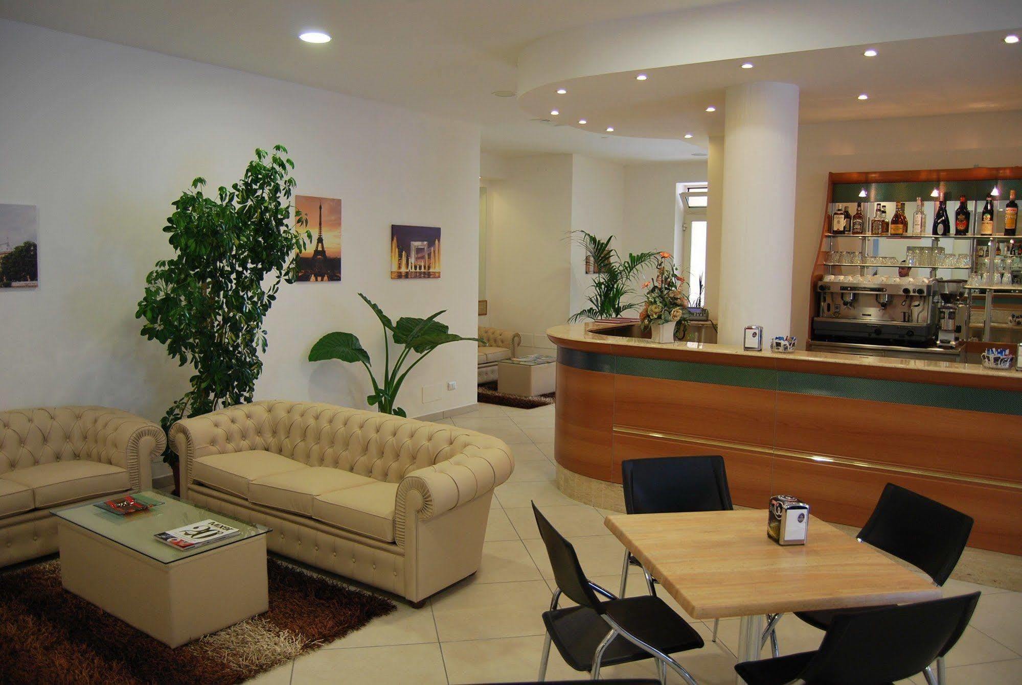 Hotel Europa Nereto Экстерьер фото